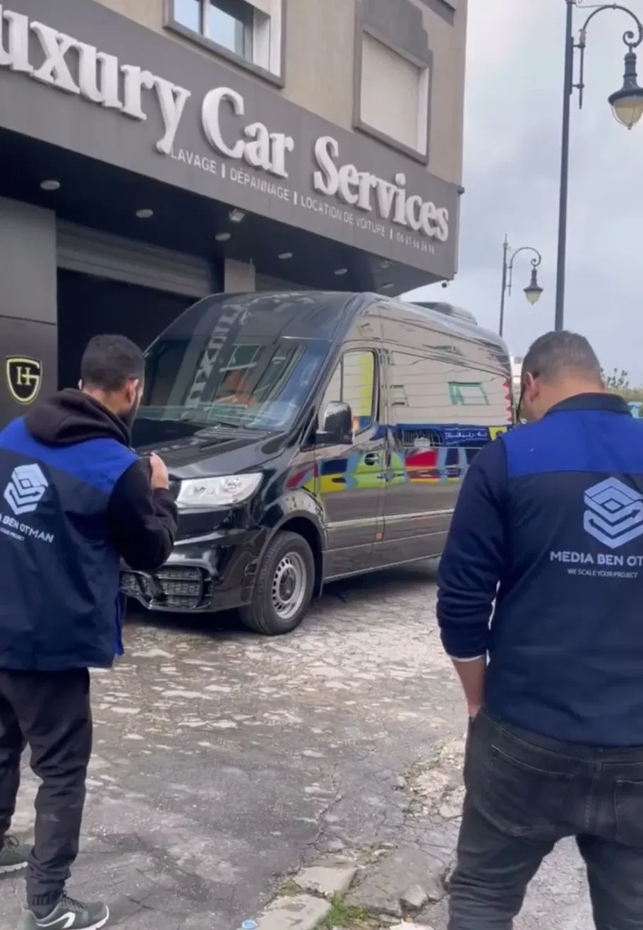Équipe Media Ben Otman — déploiement sur site avec véhicule de tournage